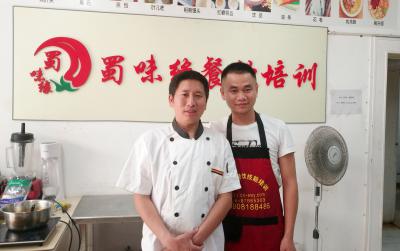 什么季節(jié)吃好火鍋?zhàn)詈?？吃火鍋有什么注意事?xiàng)？