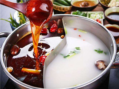 成都火鍋技術(shù)培訓(xùn)班哪里靠譜？親手反復(fù)制作鍋底