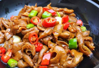 四川熱門的干鍋技術(shù)培訓(xùn)學(xué)校哪里專業(yè)？底料的炒制培訓(xùn)