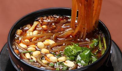 手工肥腸粉技術(shù)做法哪里一對一教學(xué)？成品裝碗技巧