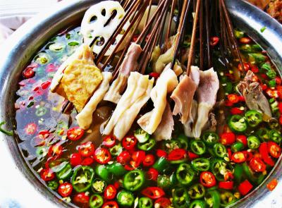 缽缽雞技術(shù)培訓學校怎么選？餐飲小吃培訓機構(gòu)