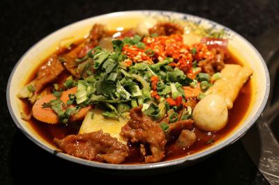 盤盤干拌麻辣燙技術(shù)做法哪里靠譜？高湯底料技巧培訓(xùn)