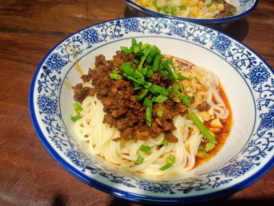 四川擔擔面食培訓學校哪家比較好？學習正宗擔擔面食做法