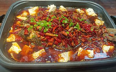 成都學(xué)萬(wàn)州烤魚培訓(xùn)機(jī)構(gòu)哪里好？想學(xué)烤魚哪里有