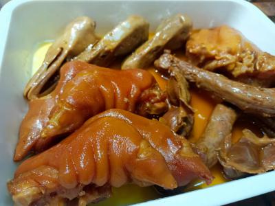 鹵菜培訓(xùn)一般多少學(xué)費(fèi)？學(xué)習(xí)正宗鹵菜串串制作技巧