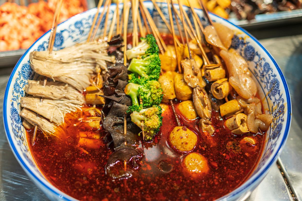 成都辣鹵串串j技術(shù)培訓(xùn)哪家好？四川成都串串香培訓(xùn)班,