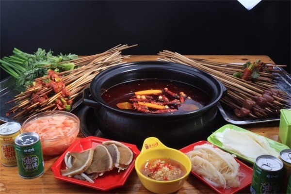四川成都串串香培訓(xùn)班哪家好？串串香底料技術(shù)培訓(xùn)哪家好？