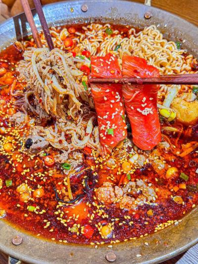 如何挑選冒菜培訓(xùn)學(xué)校？掌握正宗冒菜制作技藝的關(guān)鍵方法